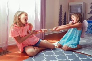 How to Deal with Sibling Rivalry: 3 Tips for Parents