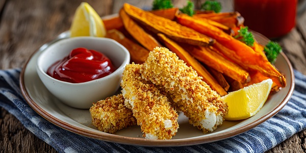 Baked Fish Fingers and Sweet Potato Chips for Toddlers