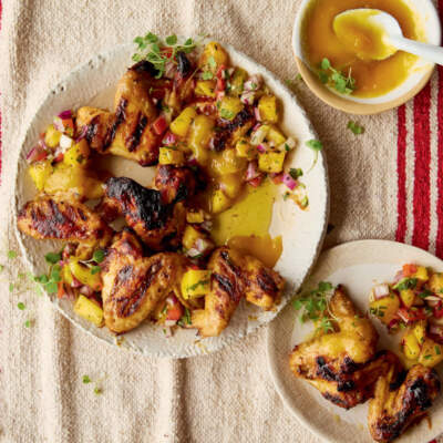 Chicken wings with mango