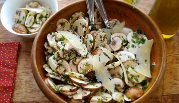 Fresh Mushroom & Herb Salad
