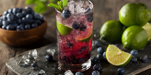 Non-Alcoholic Drinks and Cocktails to Sparkle This New Year’s Eve 14 Ginger Berry Mule (Zero-Proof)