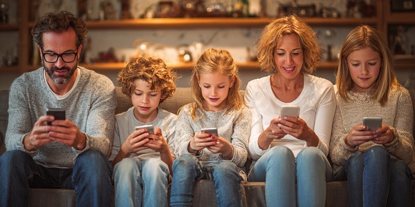 How Social Media Shapes the Way We Parent (and What’s True or Not)