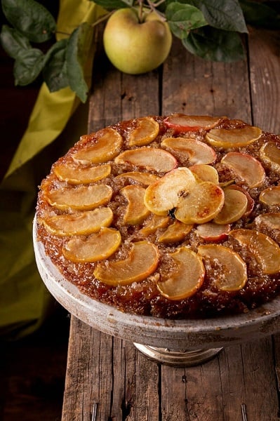 Upside-down caramel apple cake